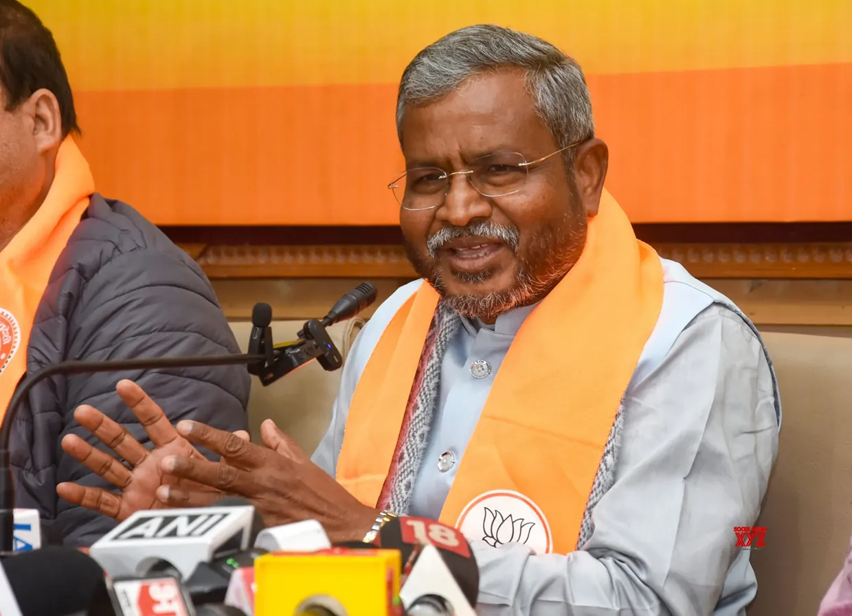 CM के विदेश भ्रमण की बाबूलाल मरांडी ने की आलोचना, "गणतंत्र दिवस पर देश से बाहर रहना है गैर-जिम्मेदाराना व्यवहार"