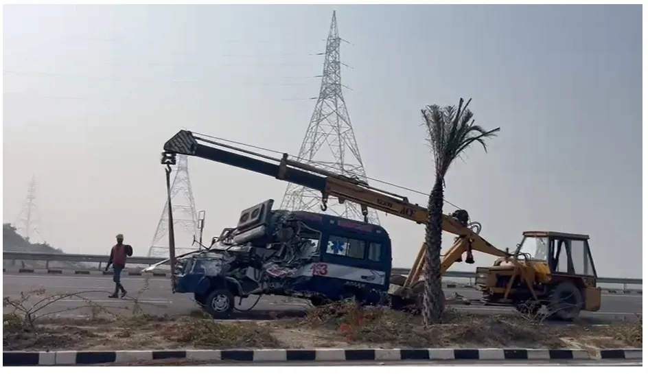 बिहार में काल बन रहा कोहरा और रफ्तार, मोकामा सिक्स लेन पर फिर बड़ा हादसा, 5 गाड़ियां आपस में टकराई