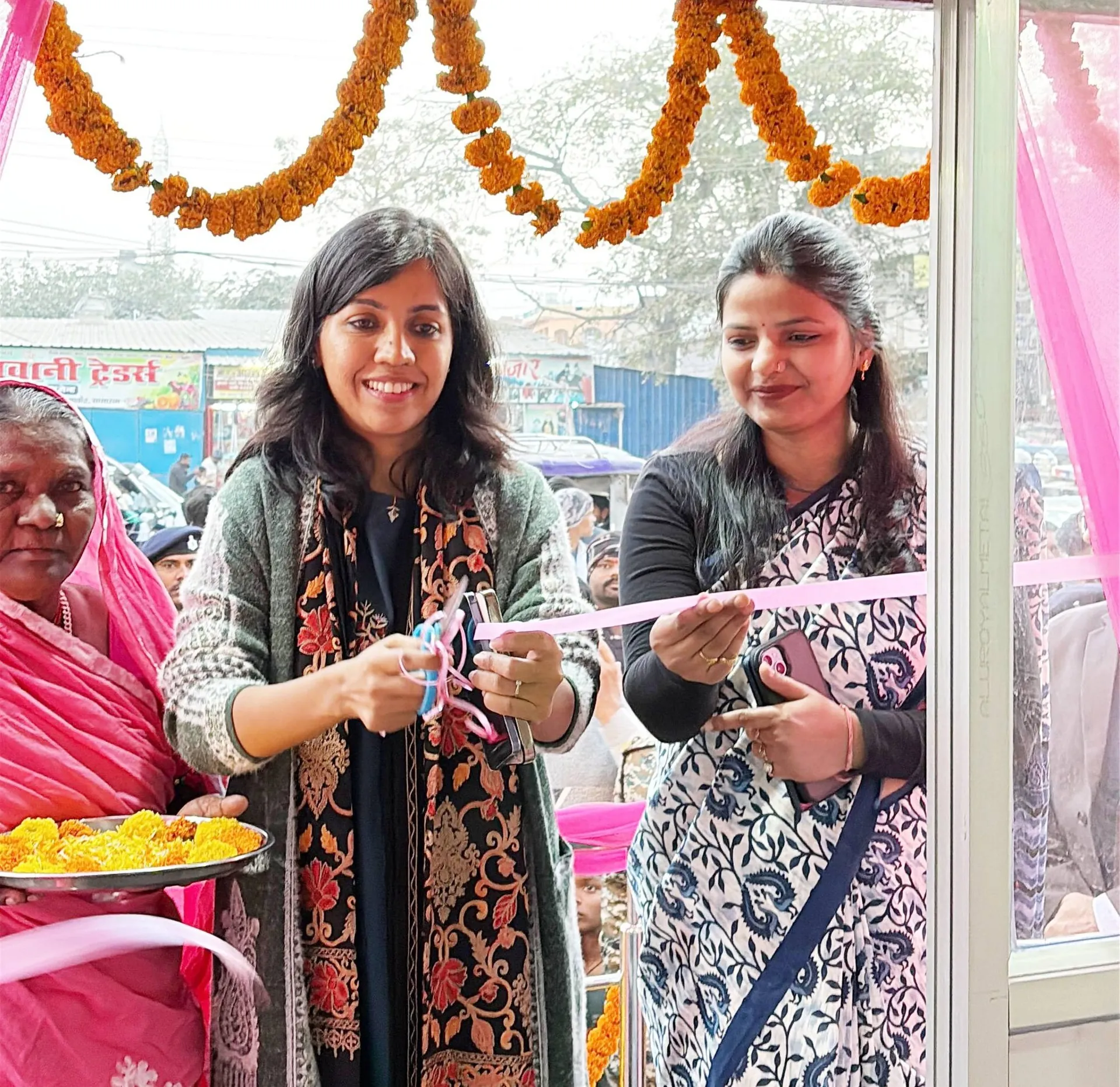 सासाराम में महिलाओं के लिए दो 'पिंक टॉयलेट' का उद्घाटन, डीएम ने की सरकारी संपत्ति के रखरखाव में सहयोग की अपील