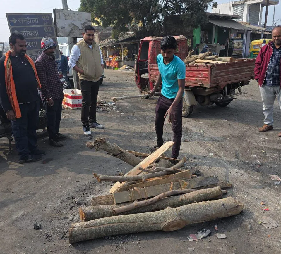 पुलिस का मानवीय रूप: गोड्डा के हनवारा थाना की पहल चर्चा में, ठंड में पिघली पुलिस की खाकी छवि