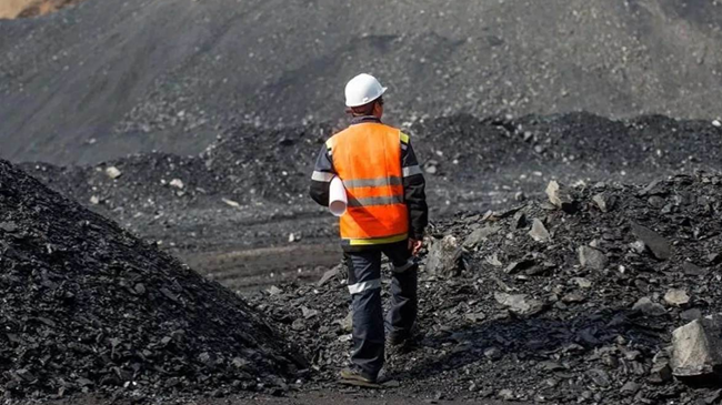 कोयले की ग्रेड जांच में देरी और उठाव दर बढ़ने से व्यापारी परेशान, CCL प्रबंधन को सौंपा ज्ञापन