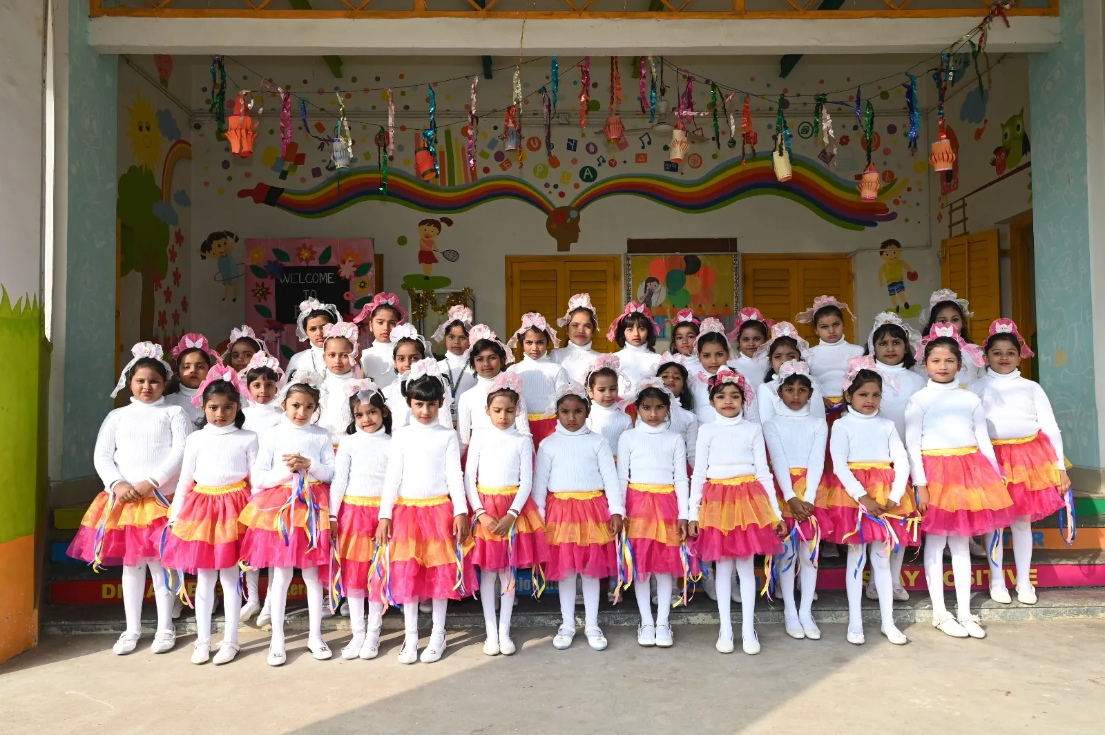 कैंब्रियन पब्लिक स्कूल में बच्चों ने बिखेरा रंग, फनटोपिया-2025 का हुआ सफल आयोजन