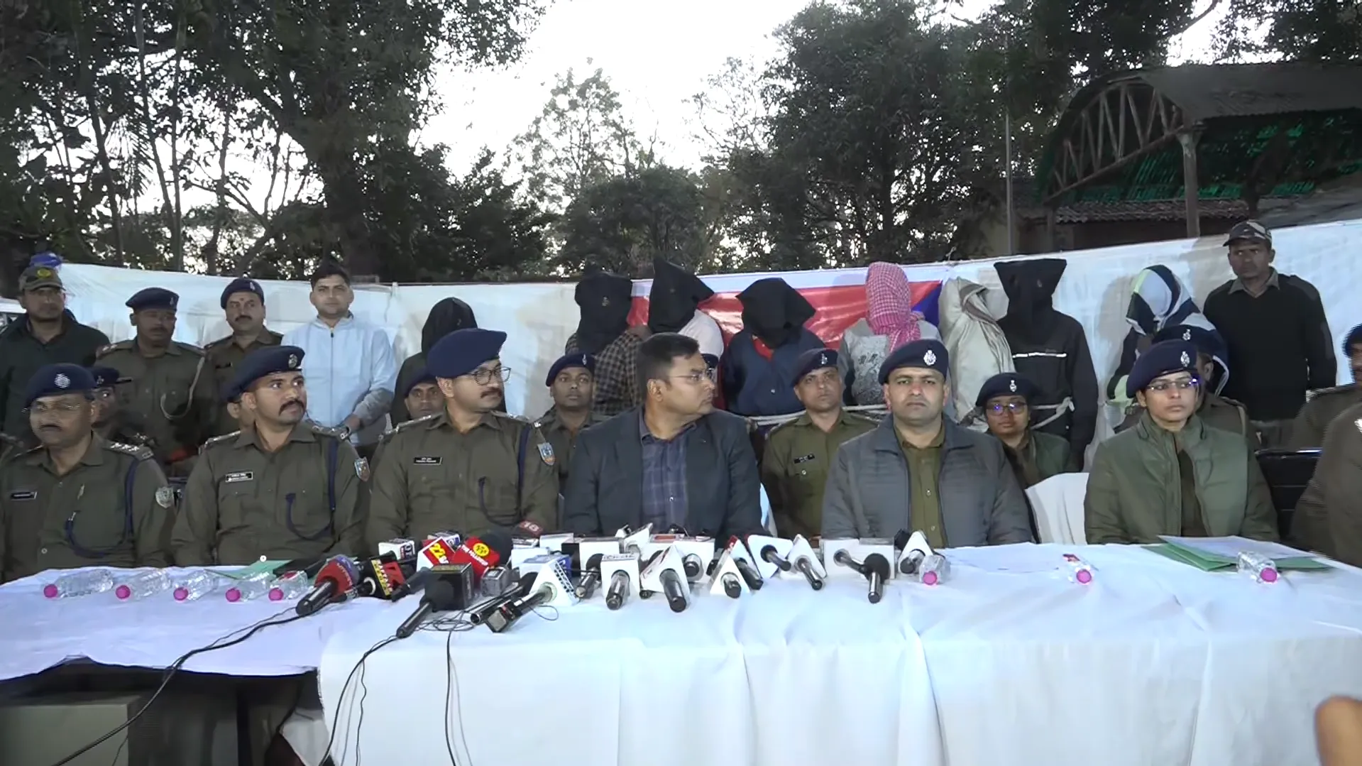 अंश-अंशिका का हो चुका था सौदा, बच्चा चोर गिरोह का पुलिस ने किया पर्दाफाश, 13 गिरफ्तार