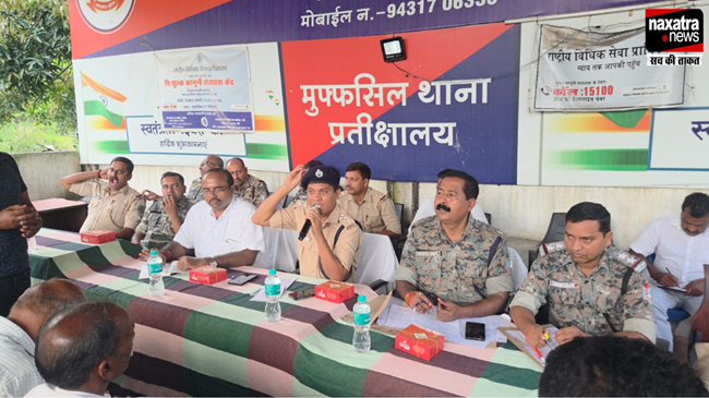 पूजा समिति और शांति समिति के सदस्यों के साथ गिरिडीह मुफ्फसिल थाना में बैठक