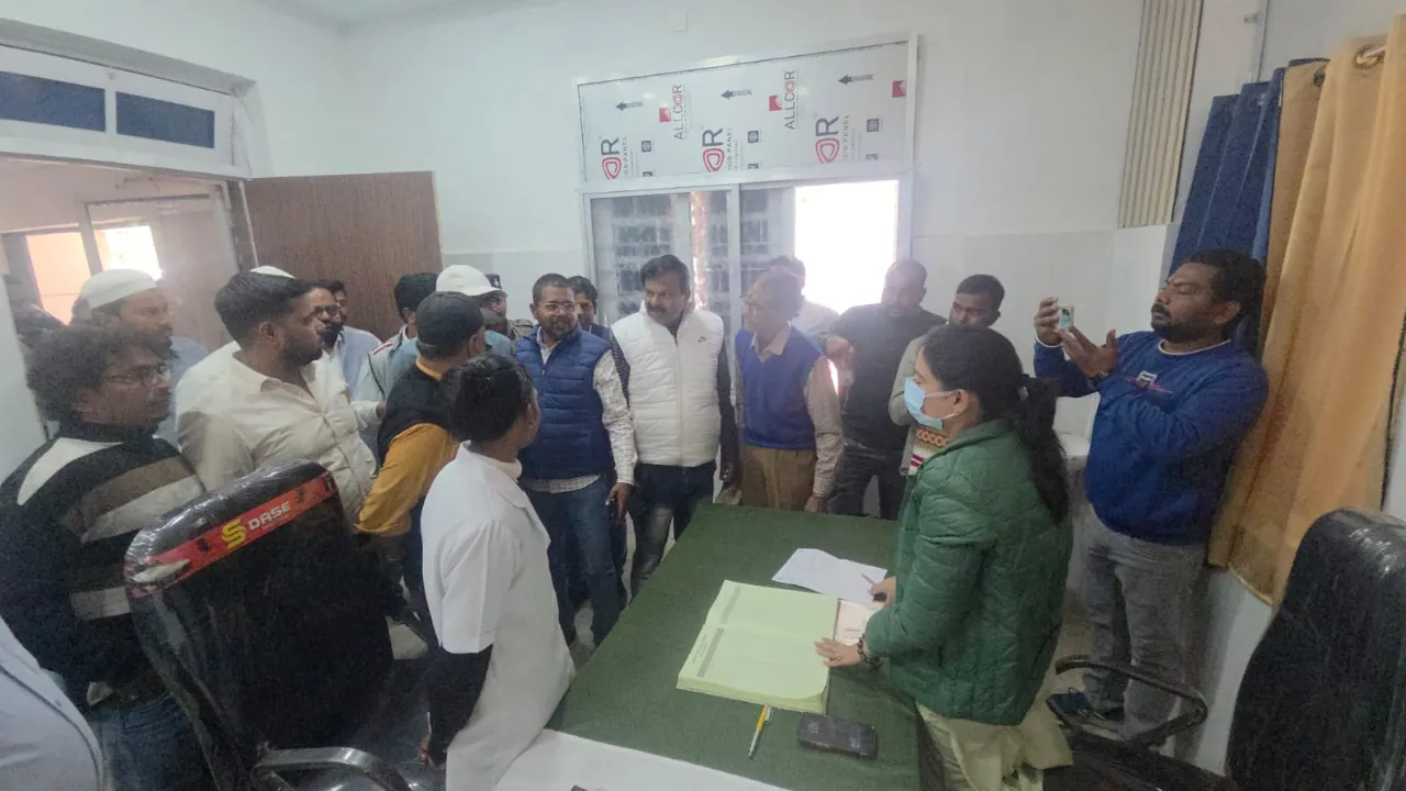 गिरिडीह में एंबुलेंस के डीजल के लिए होती है वसूली ! शिकायतों के बाद सदर अस्पताल पहुंची JMM टीम