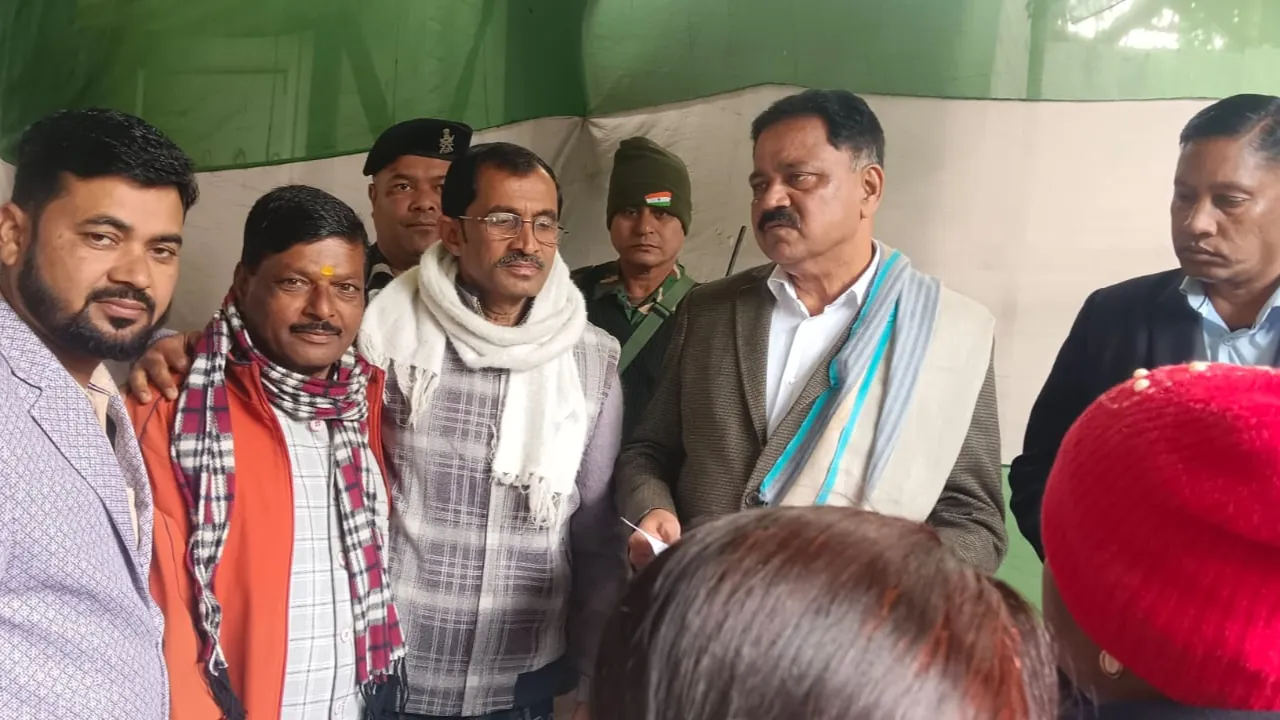 गिरिडीह के कबूतरी पहाड़ का होगा सौंदर्यीकरण ! पर्यटन मंत्री से मुलाकात कर मुखिया संघ ने सौंपा मांग पत्र