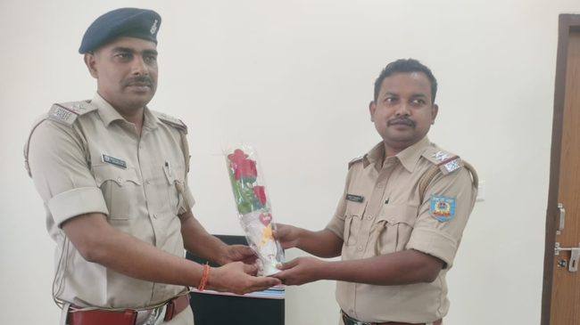 बलबड्डा थाना के नए प्रभारी के रुप में पंकज कुमार सिंह ने संभाला पदभार, कहा- अब दलाल नहीं...सीधे जनता की सुनी जाएगी बात