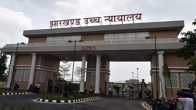 अगले आदेश तक बालू घाट की नीलामी पर झारखंड कोर्ट ने रोक लगाने का दिया आदेश