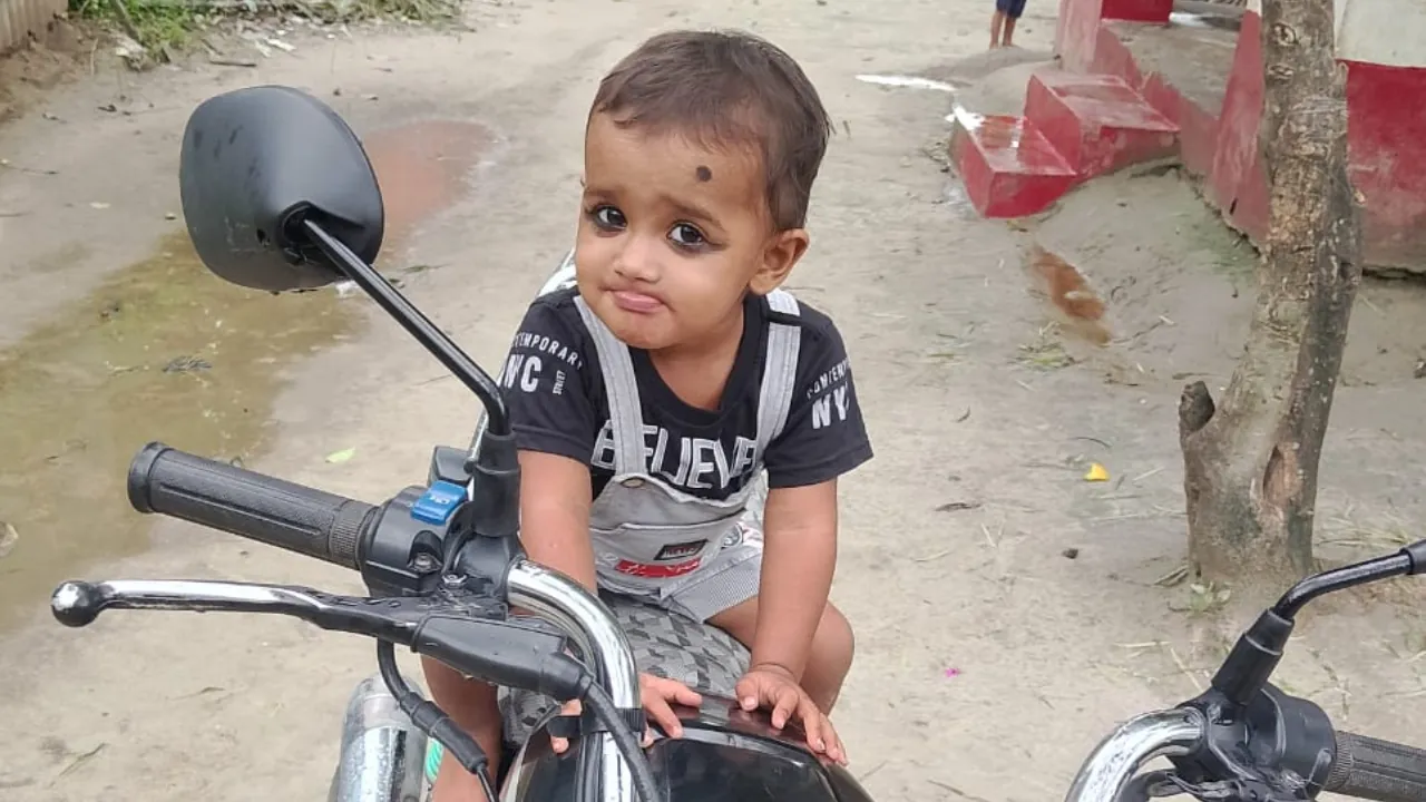 रहस्यमय तरीके से लापता हुई डेढ़ साल की बच्ची, तलाश में जुटा पुलिस महकमा, ढूंढने वाले को 50 हजार का इनाम घोषित