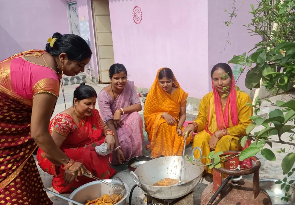 महापर्व छठ में रमे श्रद्धालु, नहाय-खाय के साथ लोक-आस्था के महापर्व की हुई शुरुआत