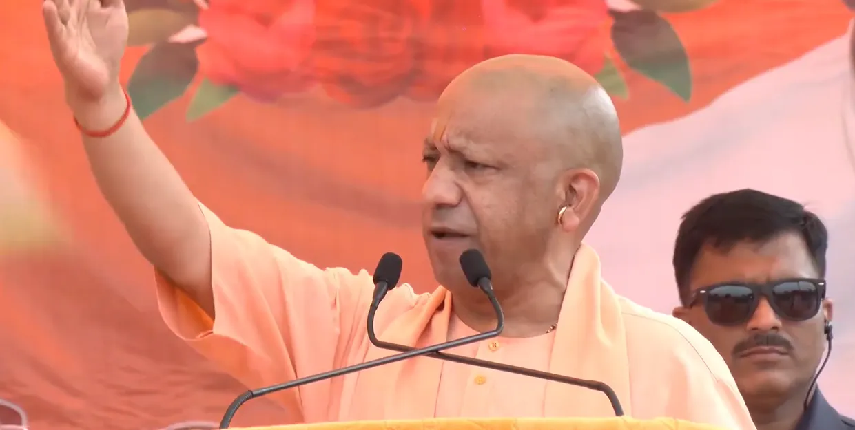 शाहपुर में सीएम योगी आदित्यनाथ ने भरी हुंकार, कहा – “अब बिहार को जंगलराज नहीं, विकास चाहिए”