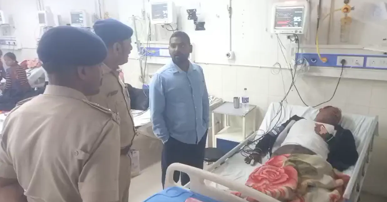 किशुनपुर मोहिनी पंचायत के सरपंच सतीश कुमार सिंह के घर पर फायरिंग, बाल-बाल बचे सरपंच