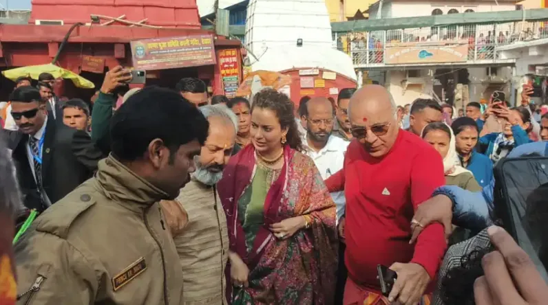 Kangana Ranaut ने बाबा बैद्यनाथ धाम में की पूजा-अर्चना, कहा शांति की हो रही अनुभूति 