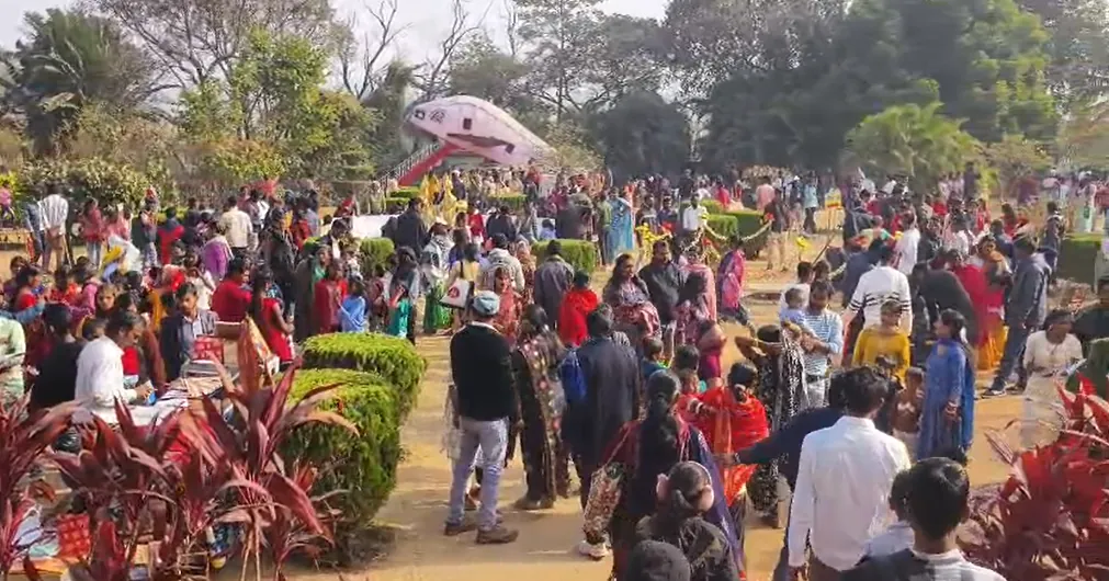 GIRIDIH: नए साल के जश्न में डूबी जनता, पर्यटन स्थलों पर मुस्तैद प्रशासन