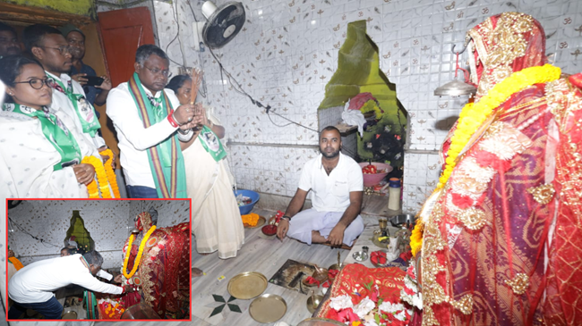 घाटशिला उपचुनाव: नामांकन पर्चा भरने से पहले गांव के इष्ट देवता से JMM प्रत्याशी सोमेश सोरेन ने लिया आशीर्वाद, श्री श्री मां काली मंदिर में टेका मत्था