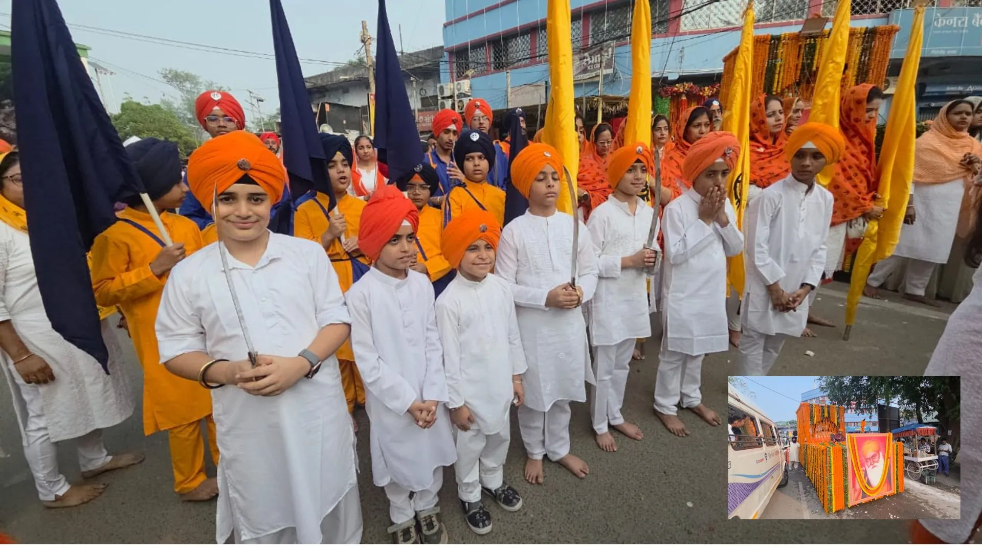 गुरुनानक देव जी का 556वां प्रकाश पर्व : निकाला गया भव्य नगर कीर्तन, गटका पार्टी ने दिखाए हैरतअंगेज करतब