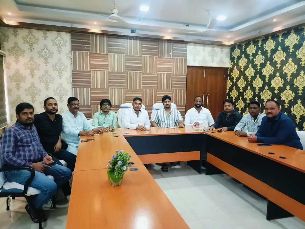 गिरिडीह जेएमएम महानगर समिति की बैठक में संगठन विस्तार पर जोर, वार्ड कमेटी बनाने का निर्णय