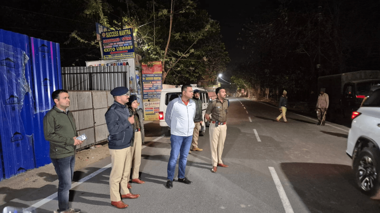 Ranchi में देर रात चला एंटी क्राइम चेकिंग अभियान, पुलिस अधिकारियों को देख वाहन चालकों में हड़कंप 