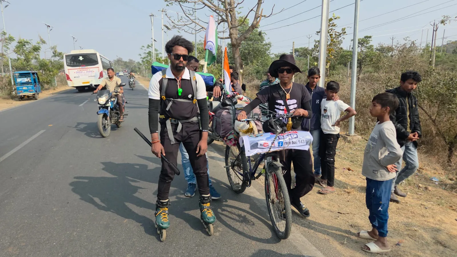 एक स्केटिंग, एक साइकिल पर.. दो Gen G निकले 1500 km के सफर पर, कहा- सनातन संस्कृति को समर्पित है उनकी ये यात्रा