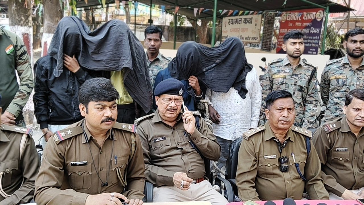 सिलिंडर चोर ही निकला बाइक चोर, गिरिडीह पुलिस का खुलासा, चार अपराधी गिरफ्तार