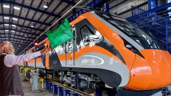 वंदे भारत स्लीपर ट्रेन को हरी झंडी, पीएम मोदी ने हावड़ा-कामाख्या ट्रेन का किया शुभारंभ