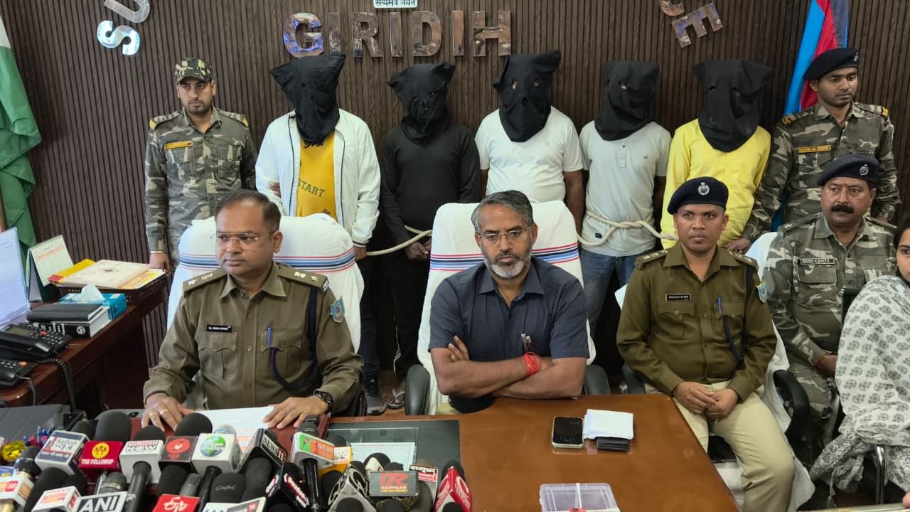 गिरिडीह गोलिकांड मामला: आरोपी शिवम की गिरफ्तार.. DC-SP की जॉइंट प्रेसवार्ता