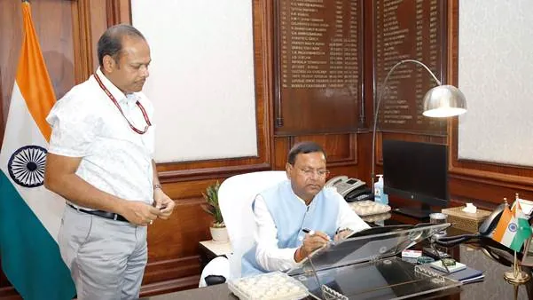 UP BJP को मिला नया प्रदेश अध्यक्ष, CM की उपस्थिति में हुआ ऐलान