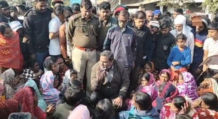 गिरिडीह के धनवार से 12 वर्षीय आयुष लापता, धनवार रोड जाम, लोगों सकुशल बरामदगी की लगा रहे गुहार