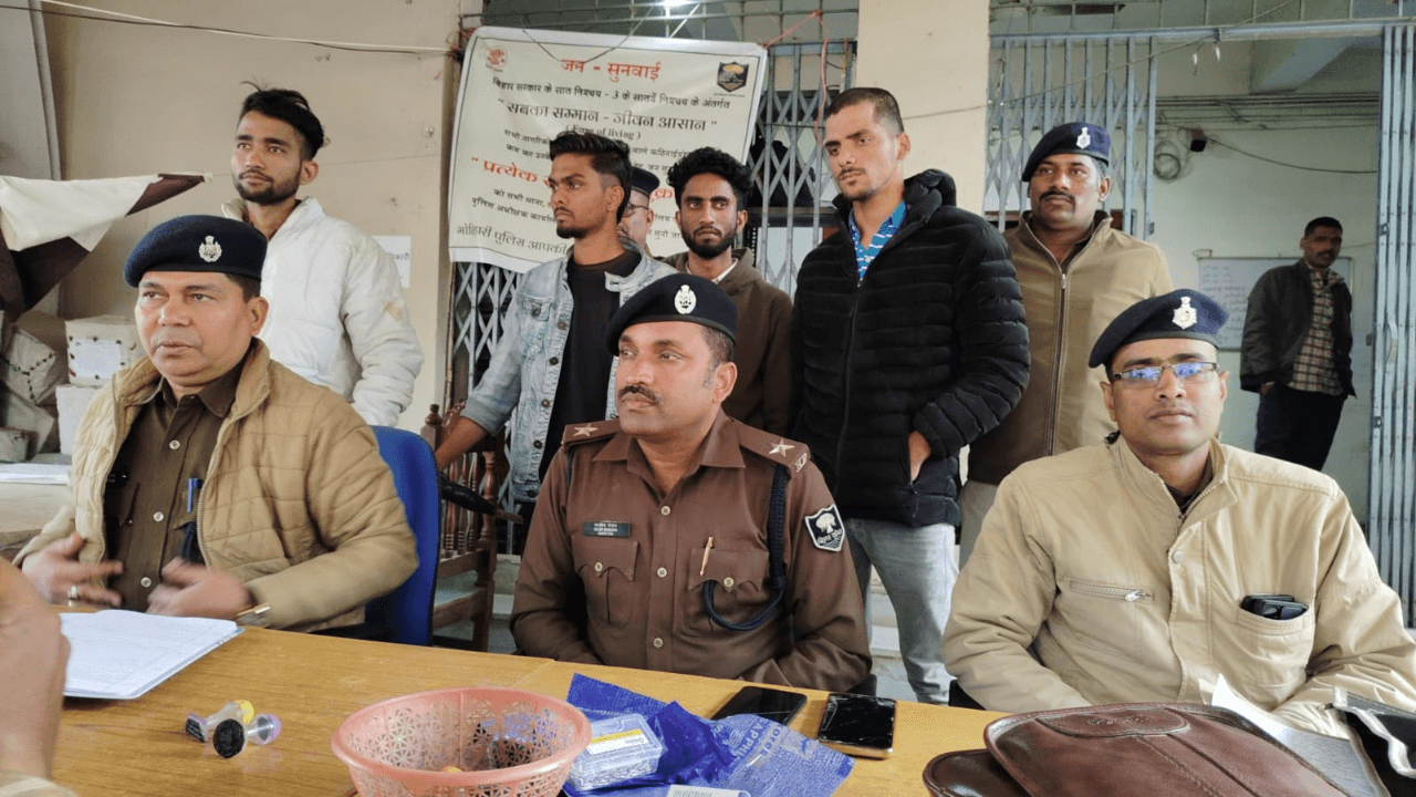 मोतिहारी में फायरिंग कांड का 4 घंटे में खुलासा, एकतरफा प्यार में दहशत फैलाने आए 4 आरोपी गिरफ्तार, 13 खोखा बरामद