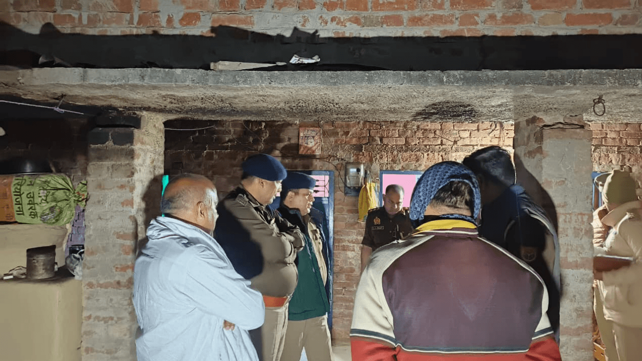 कलयुगी बेटे ने परिवार के 4 लोगों की कुल्हाड़ी से काटकर की हत्या, छिपकर खौफनाक मंजर देखता रहा 10 साल का बच्चा