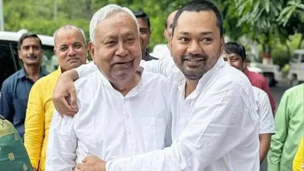 राजनीति में कदम रखेंगे नीतीश के बेटे निशांत? संजय झा के बयान से बिहार की सियासत में हलचल