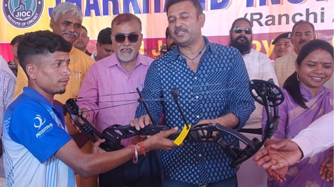 दिव्यांग तीरंदाज जीतू राम बेदिया का भारतीय टीम में चयन, एशिया यूथ पैरा तीरंदाजी प्रतियोगिता में लेंगे भाग
