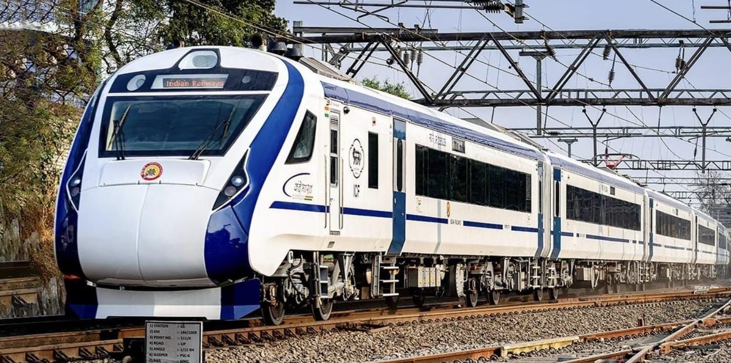 Vande Bharat Express बनी काल: नगरनवी स्टेशन के पास पति-पत्नी और मासूम बच्ची की दर्दनाक मौत