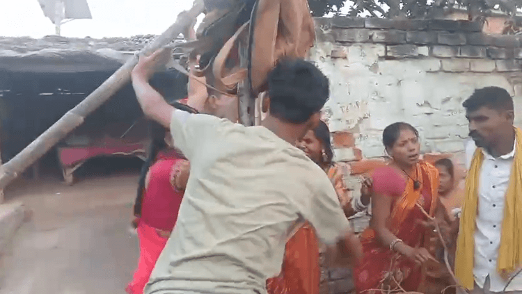 Saharsa में जमीन विवाद को लेकर खूनी संघर्ष, दो पक्षों में जमकर मारपीट.. तीन गंभीर रूप से घायल